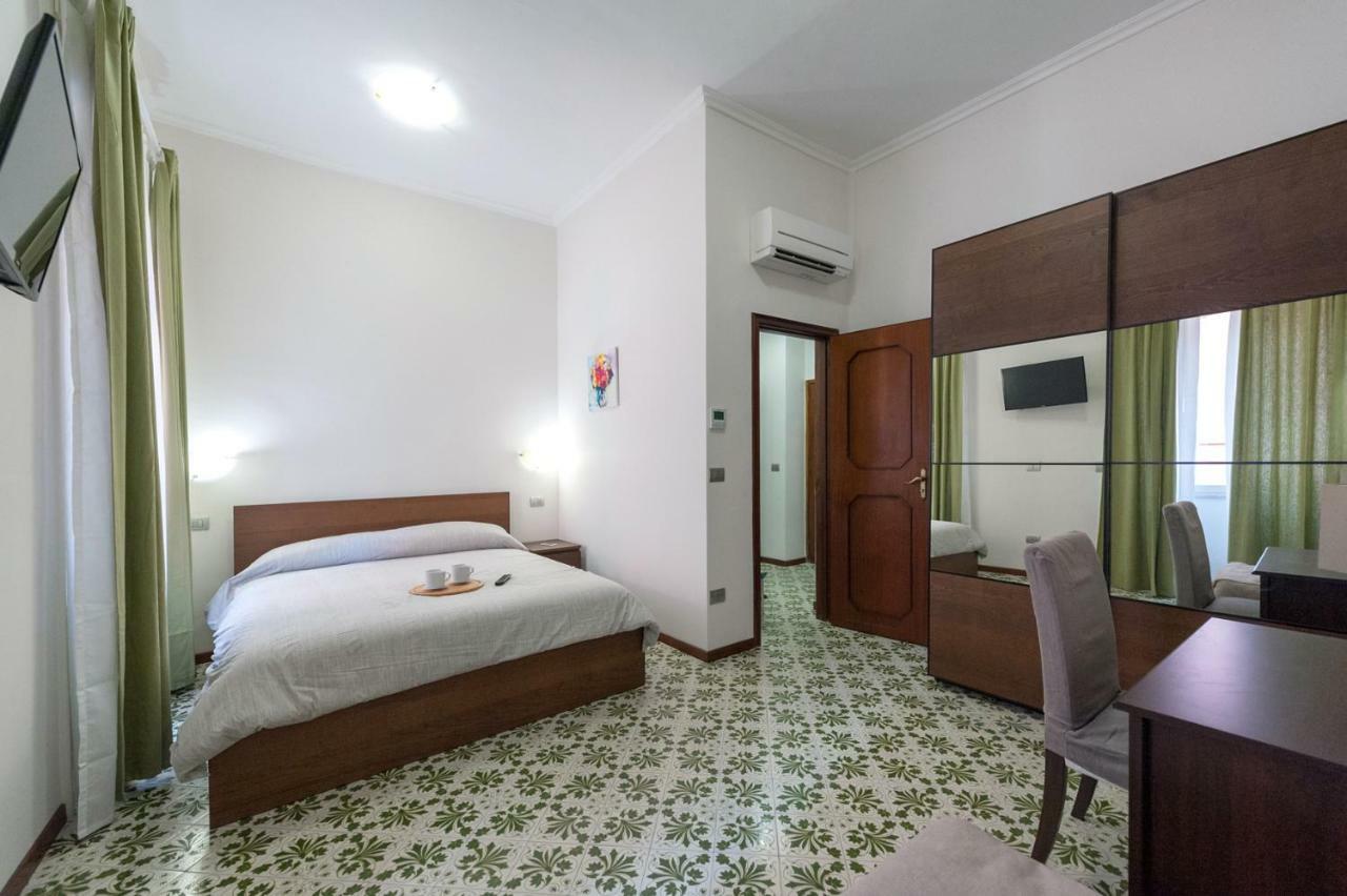 Bed & Breakfast Antonello Salernes Extérieur photo
